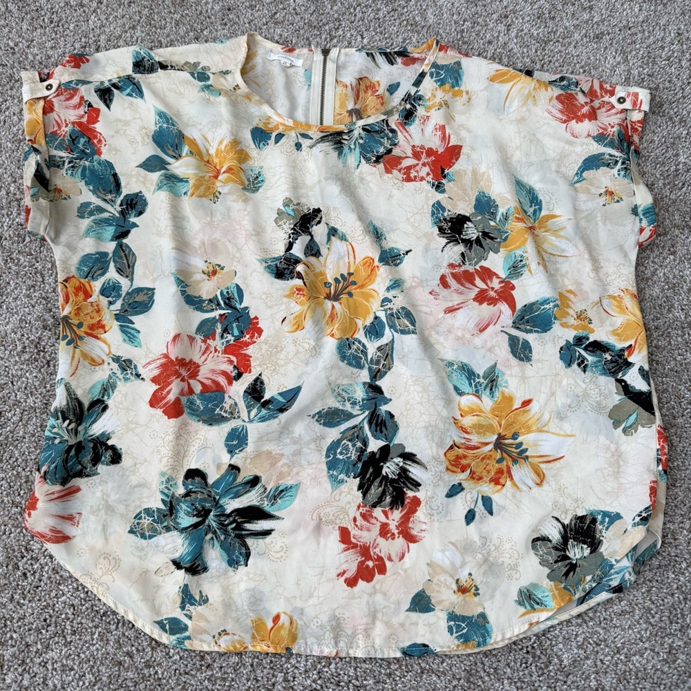 Maurice’s Short Sleeve Flower Blouse